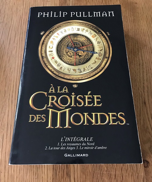 A la croisée des mondes, l'intégrale @ 2007 Gallimard | Photo @ Koyolite Tseila, édition privée