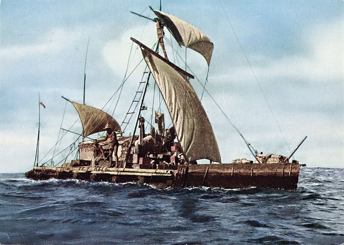 Le radeau Kon-Tiki | Par Nasjonalbiblioteket from Norway — Expedition Kon-Tiki 1947. Across the Pacific.Uploaded by palnatoke, CC BY 2.0, https://commons.wikimedia.org/w/index.php?curid=26765008