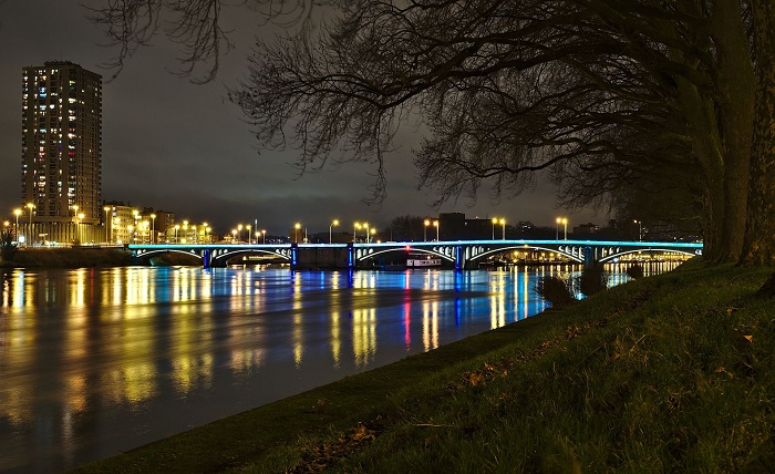 Pont Atlas V | Par Trougnouf — Travail personnel, CC BY 4.0, https://commons.wikimedia.org/w/index.php?curid=66311028 Pont Atlas V | Par Trougnouf — Travail personnel, CC BY 4.0, https://commons.wikimedia.org/w/index.php?curid=66311028