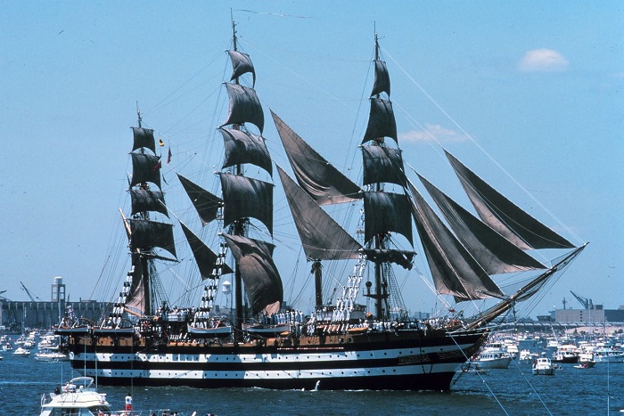 Voilier Amerigo Vespucci (1976) | Par Harley D. Nygren — NOAA&#039;s America&#039;s Coastlines Collection, Image ID: corp2248 ([1]), Domaine public, https://commons.wikimedia.org/w/index.php?curid=735566