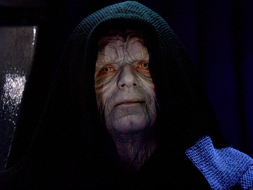 Ian McDiarmid as Emperor Palpatine/Darth Sidious in Star Wars Episode VI: Return of the Jedi | By Lucasfilm - Star Wars Episode VI: Return of the Jedi, Fair use, https://en.wikipedia.org/w/index.php?curid=38430548