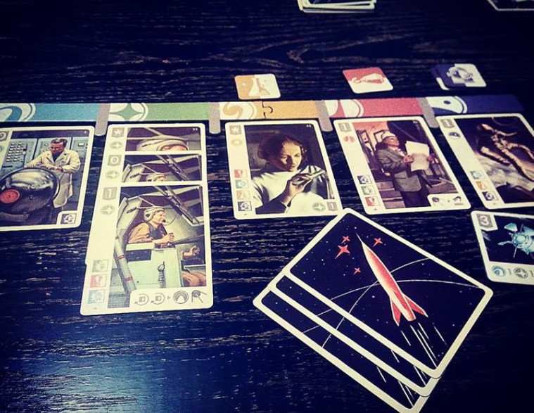 Le jeu de cartes Space Explorers | Photo @ Patate des Ténèbres, édition privée