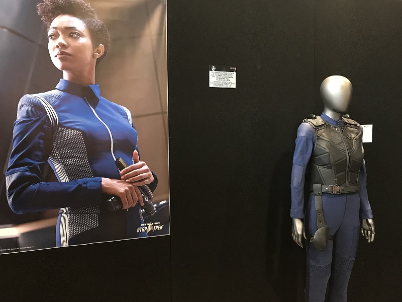 Copyright @ 2018 Koyolite Tseila | Destination Star Trek Germany, costume original de la série Star Trek Discovery, photo personnelle Copyright @ 2018 Koyolite Tseila | Destination Star Trek Germany, costume original de la série Star Trek Discovery, photo personnelle