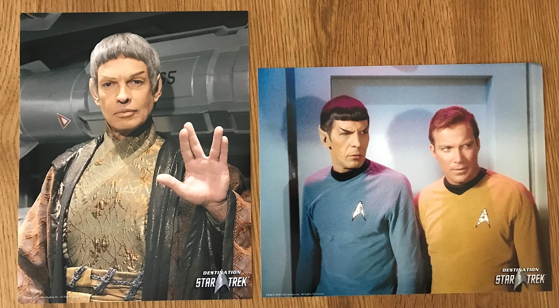 Copyright @ 2018 Koyolite Tseila | Destination Star Trek Germany, souvenirs (cartes/photos) achetés à un stand, photo personnelle
