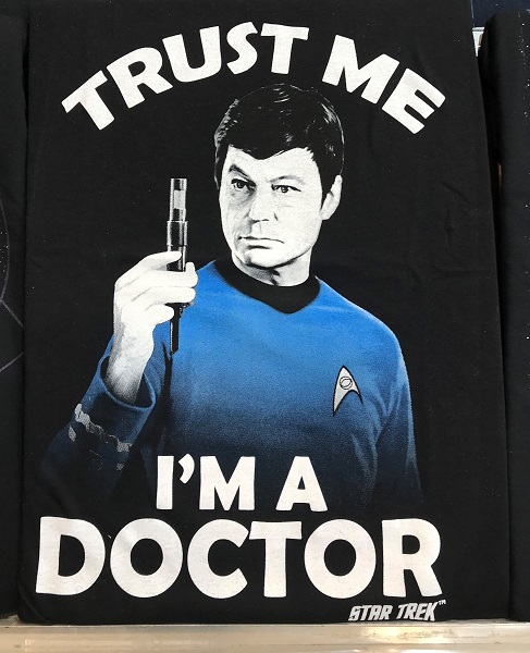 Copyright @ 2018 Koyolite Tseila | Destination Star Trek Germany, T-shirt Trust me, I'm a Doctor, photo personnelle