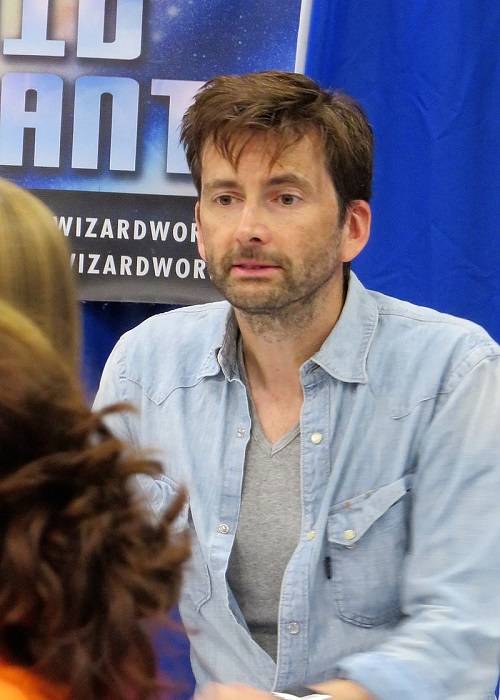 David Tennant en 2017 | Par GabboT — David Tennant 08, CC BY-SA 2.0, https://commons.wikimedia.org/w/index.php?curid=61558491 David Tennant en 2017 | Par GabboT — David Tennant 08, CC BY-SA 2.0, https://commons.wikimedia.org/w/index.php?curid=61558491