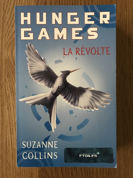 La révolte @ 2011 Pocket | Illustration de couverture @ Tim O'Brien | Photo @ Koyolite Tseila, collection privée La révolte @ 2011 Pocket | Illustration de couverture @ Tim O'Brien | Photo @ Koyolite Tseila, collection privée