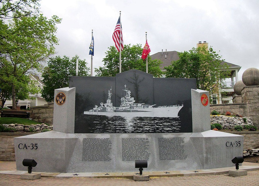 Mémorial de l'USS Indianapolis à Indianapolis | Par Mingusboodle — Travail personnel, CC0, https://commons.wikimedia.org/w/index.php?curid=15043271
