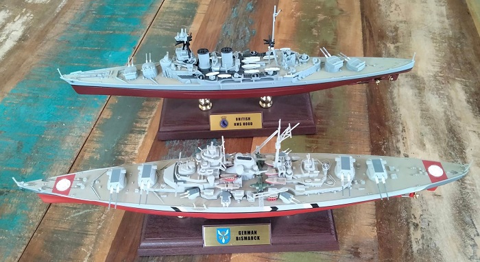 Maquettes des HMS Hood et KMS Bismarck | Photo @ Christobal Columbus, collection privée