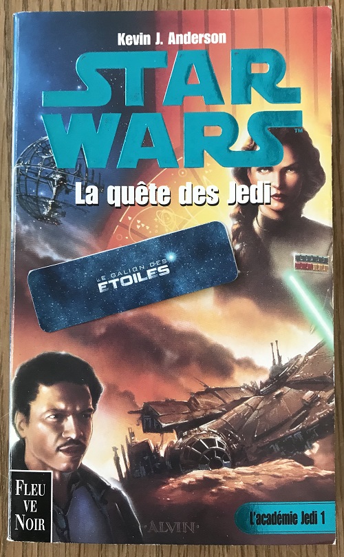 La Quête des Jedi, réédition @ 1999 Fleuve Noir | Photo @ Koyolite Tseila, édition privée La Quête des Jedi, réédition @ 1999 Fleuve Noir | Photo @ Koyolite Tseila, édition privée