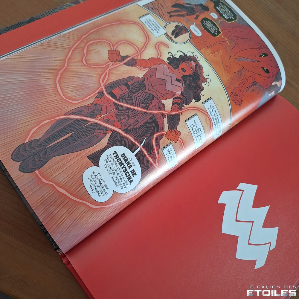 Absolute Wonder Woman T1, extrait © 2025 Urban Comics,  Kelly Thompson, Hayden Sherman | Photo © Djackdah Riker