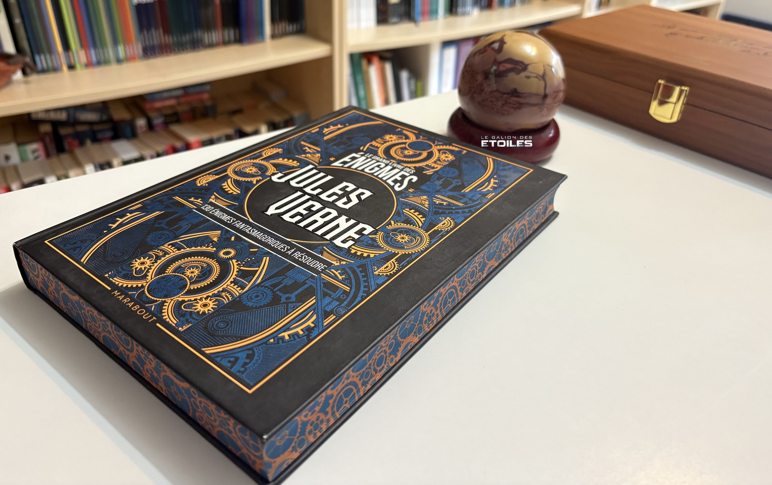 Le grand livre des énigmes - Jules Verne © 2024 Editions Marabout | Photo © Koyolite Tseila, édition privée