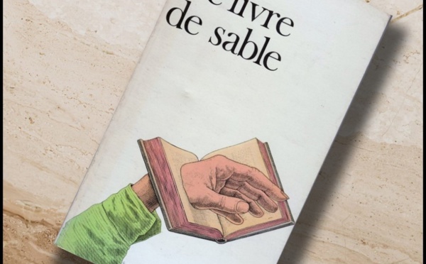 Le Livre de sable, réédition @ 1983 Gallimard | Illustration de couverture @ Philippe Poncet De La Grave